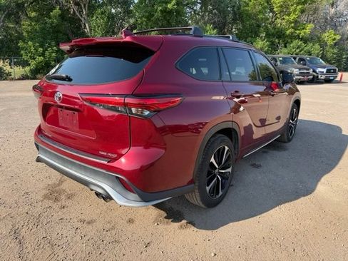 Used 2021 Toyota Highlander XSE AWD/4WD image 6