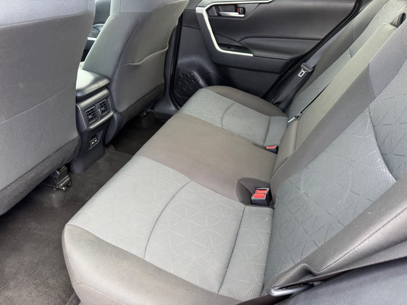 Used 2025 Toyota RAV4 XLE FWD image 27