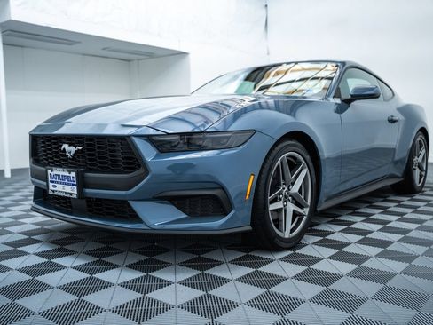 Used 2026 Ford Mustang Premium RWD image 3