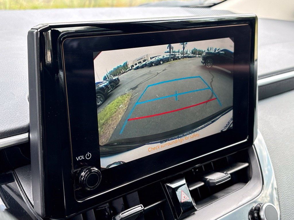 Used 2024 Toyota Corolla LE FWD image 15
