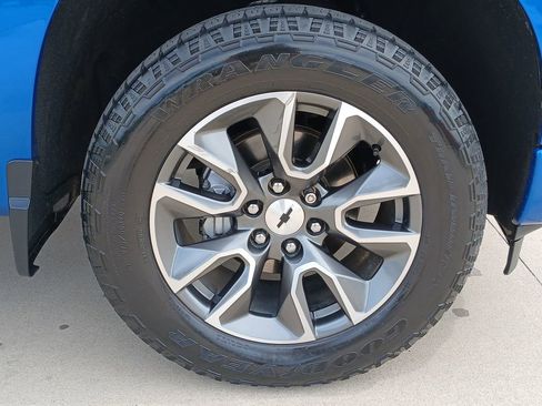 Used 2022 Chevrolet Silverado 1500 RST AWD/4WD image 34