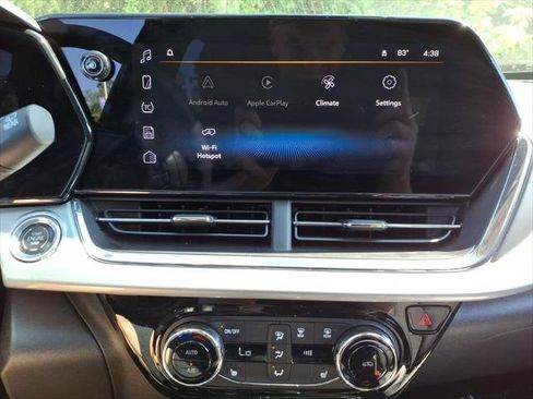 Used 2026 Chevrolet Trax LT w/ LT Convenience Package FWD image 15