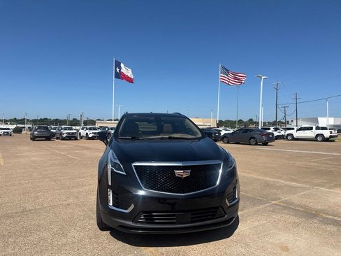 Used 2022 Cadillac XT5 Sportv w/ Platinum Package AWD/4WD image 4