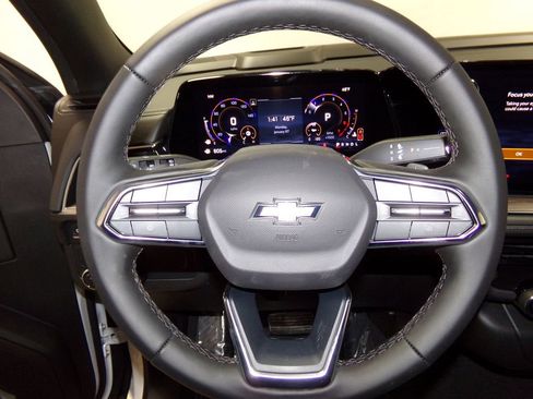 New 2025 Chevrolet Suburban LS image 19