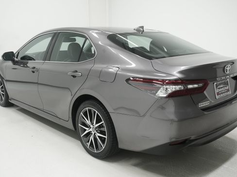 Used 2023 Toyota Camry XLE FWD image 6
