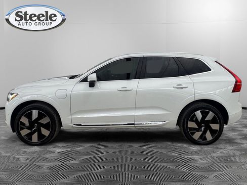 Used 2023 Volvo XC60 T8 Plus image 2