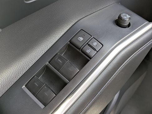 Used 2022 Toyota Highlander XSE AWD/4WD image 22
