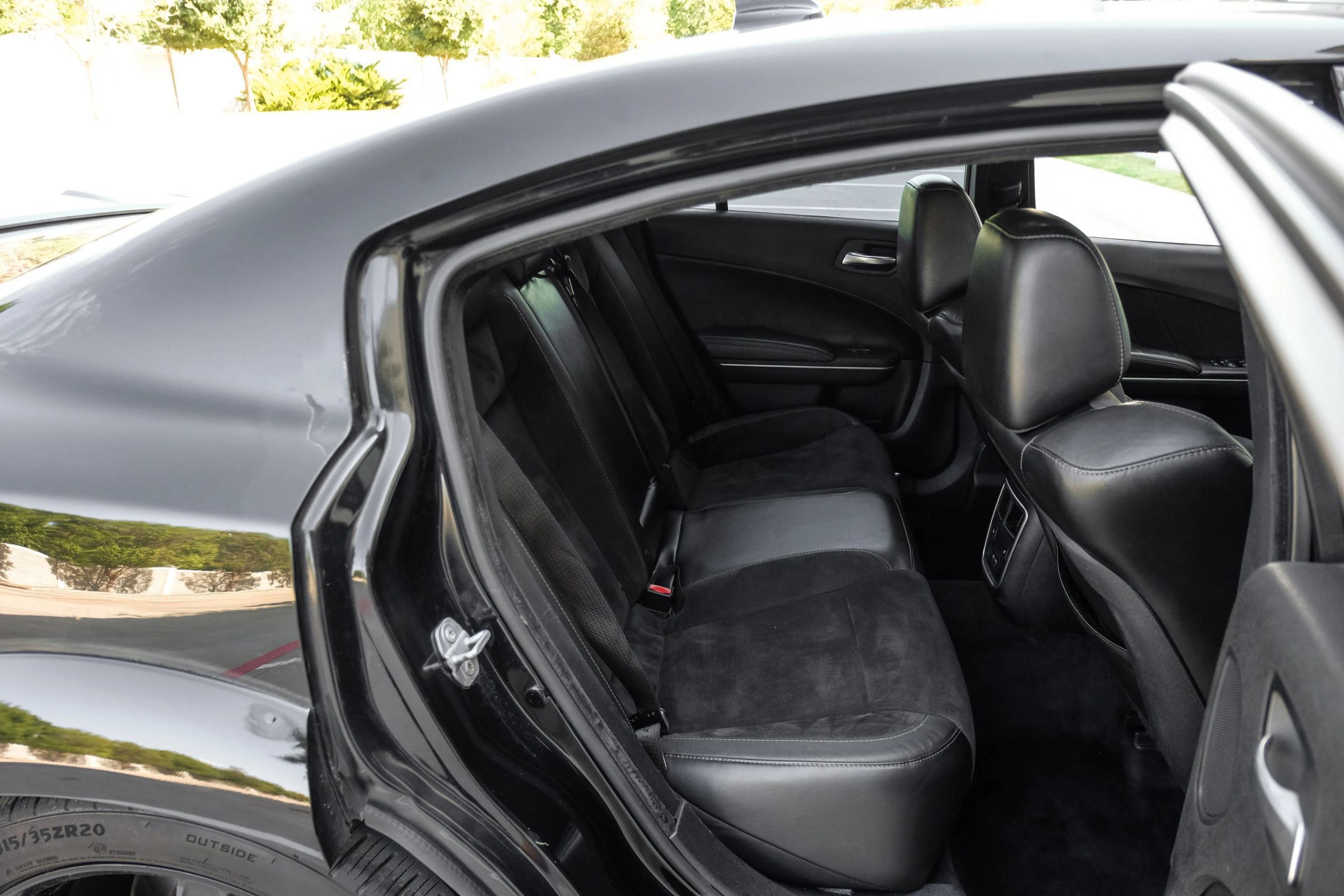 Used 2016 Dodge Charger R/T Scat Pack w/ Technology Group RWD image 40