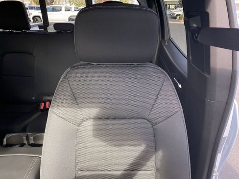 New 2026 GMC Canyon Elevation w/ Convenience Package image 32