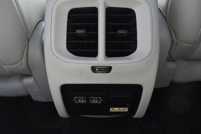 Used 2021 Jeep Cherokee Limited w/ Sun & Sound Group AWD/4WD image 39