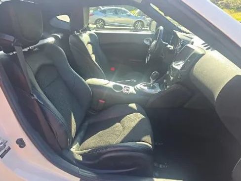 Used 2020 Nissan 370Z Touring Sport RWD image 11