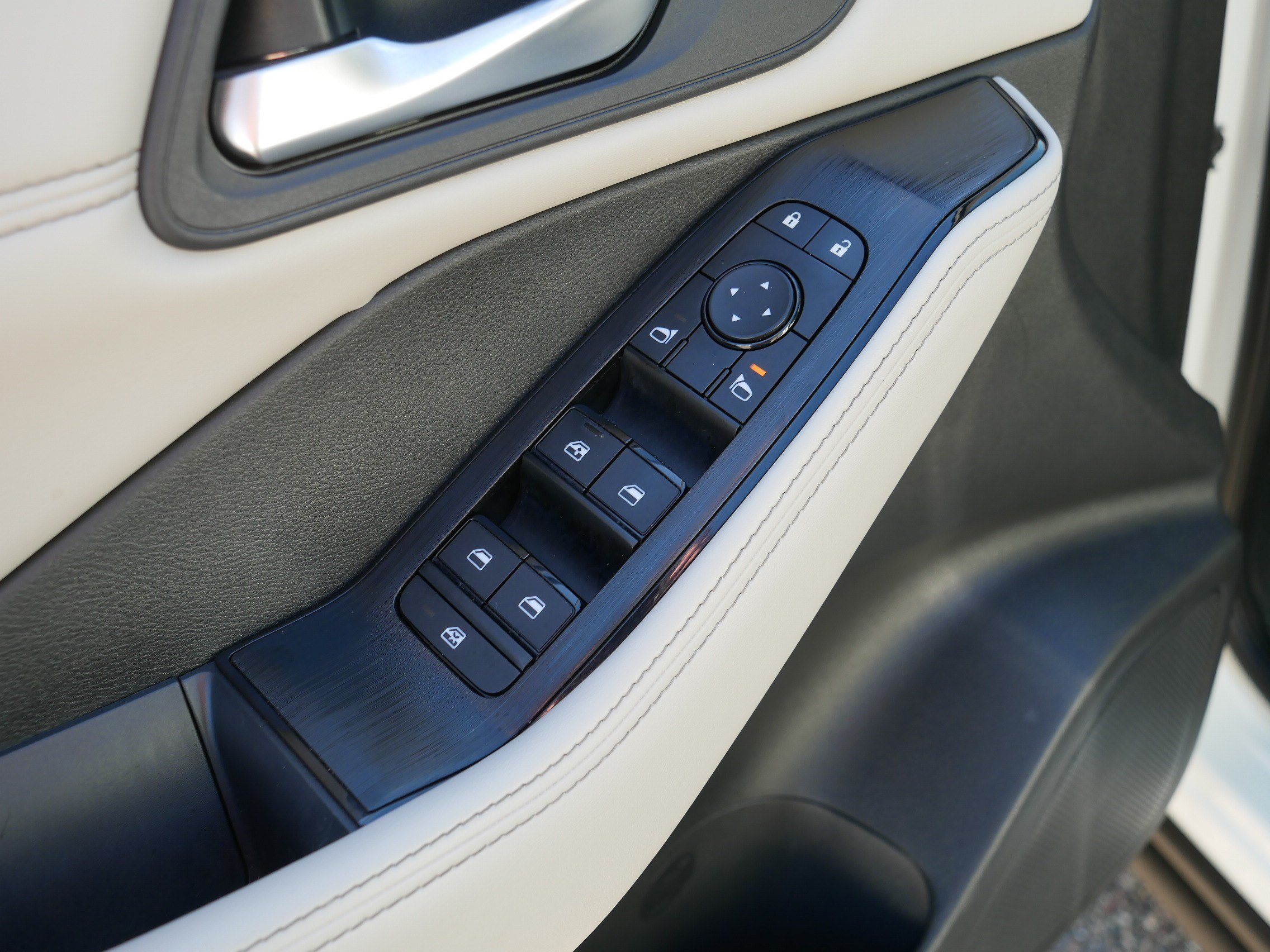 Certified 2023 Nissan Rogue SV w/ SV Premium Package AWD/4WD image 19