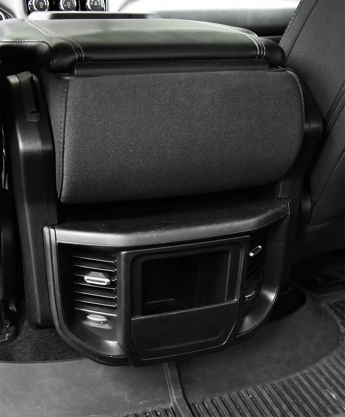 Used 2025 RAM 1500 Warlock AWD/4WD image 10