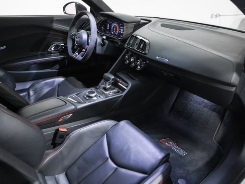 Used 2018 Audi R8 V10 plus w/ Full Leather Package image 23