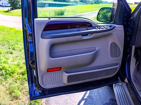 Used 2003 Ford Excursion Eddie Bauer image 36