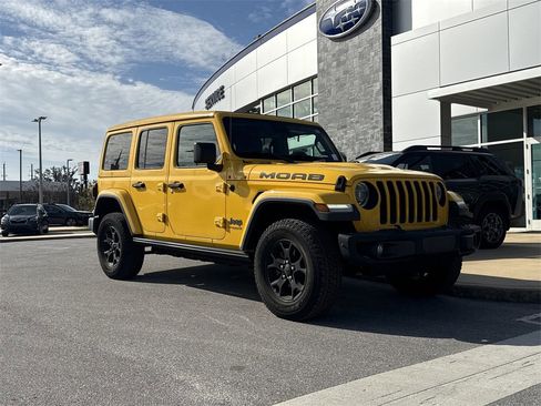 Used 2019 Jeep Wrangler Unlimited Sahara w/ Quick Order Package 24M Moab image 11