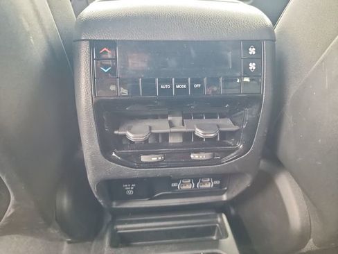 Used 2023 Jeep Grand Cherokee L Laredo AWD/4WD image 22
