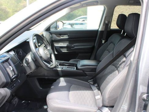 Used 2023 Nissan Pathfinder SV FWD image 10