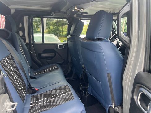 Used 2021 Jeep Gladiator Sport AWD/4WD image 13