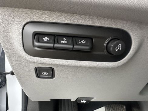 Used 2022 GMC Terrain SLT w/ Infotainment Package II image 32