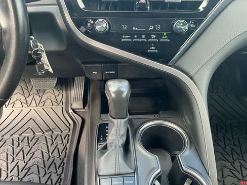 Used 2023 Toyota Camry SE image 12