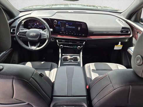 Used 2026 Chevrolet Traverse Z71 w/ Driver Confidence Package AWD/4WD image 18