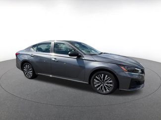 Used 2025 Nissan Altima 2.5 SV FWD video 2