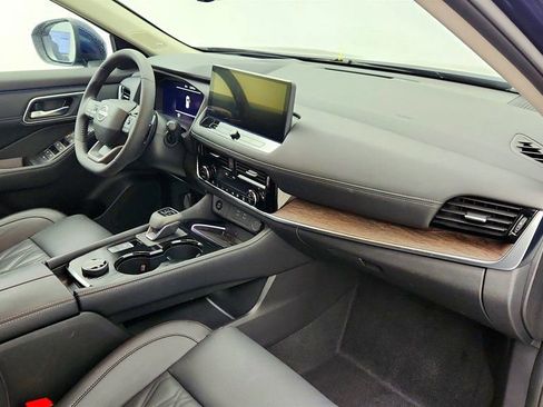 Used 2025 Nissan Rogue Platinum w/ Platinum Premium Package image 25