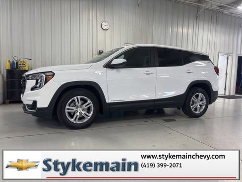 Used 2022 GMC Terrain SLE image 26