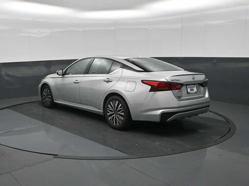 Used 2023 Nissan Altima 2.5 SV FWD image 6