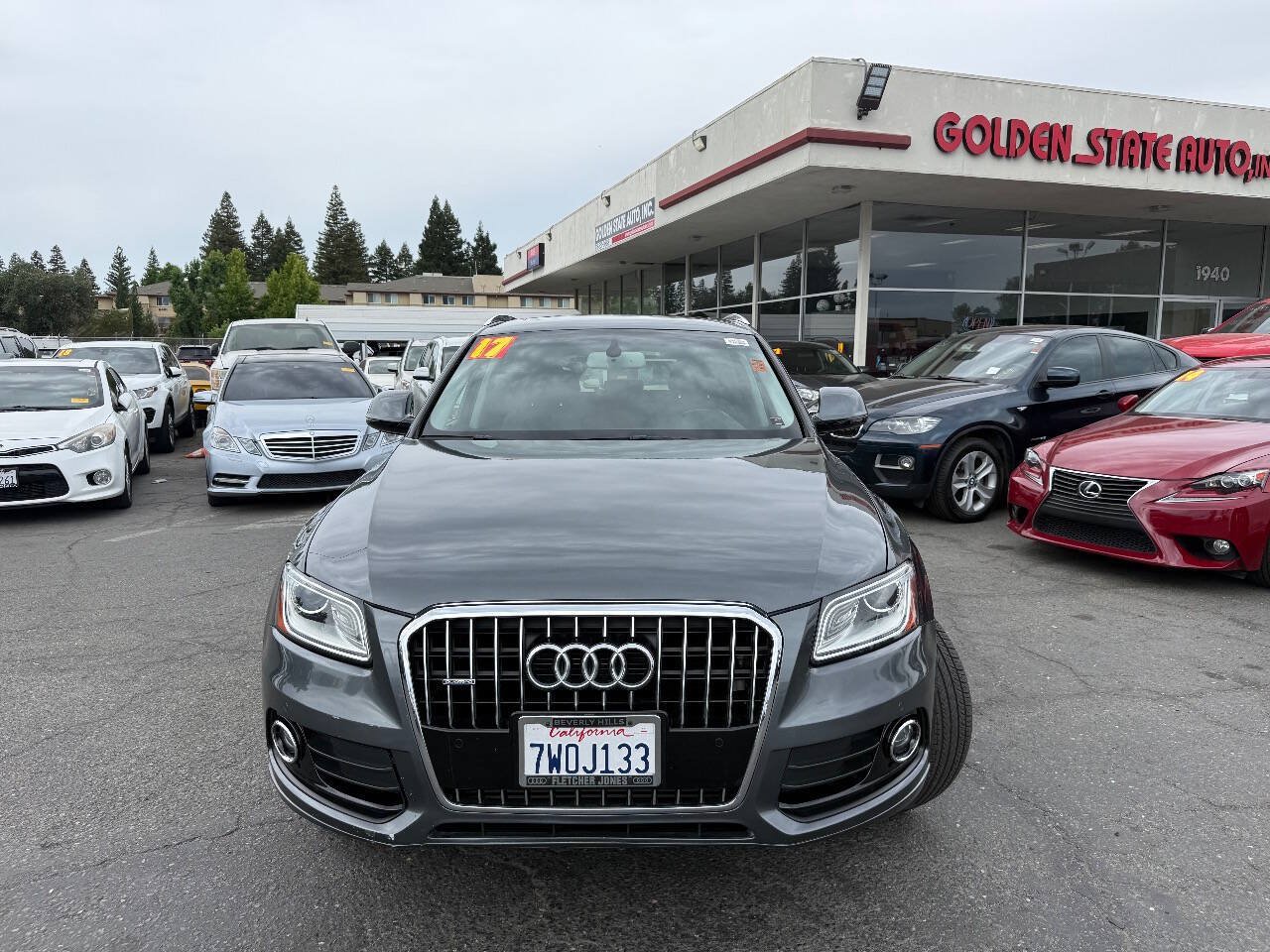 Used 2017 Audi Q5 2.0T Premium Plus w/ Technology Package AWD/4WD image 3