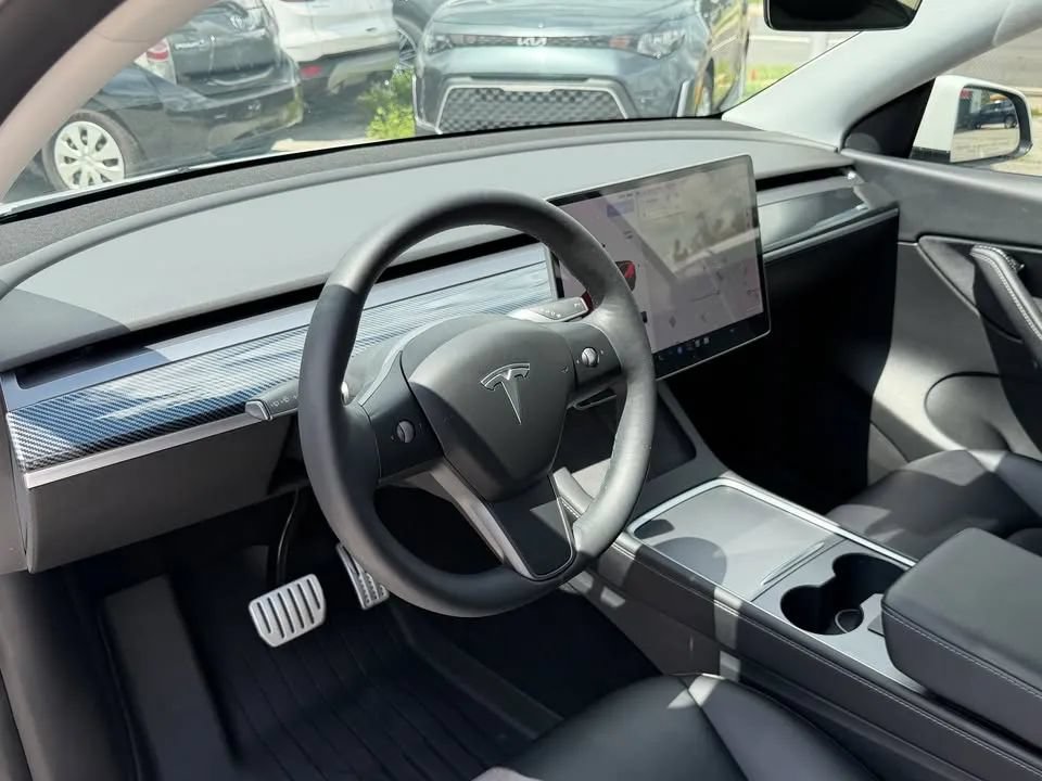 Used 2022 Tesla Model Y Performance AWD/4WD image 9