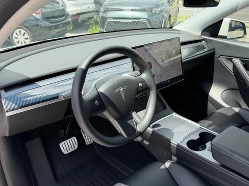 Used 2022 Tesla Model Y Performance AWD/4WD image 9