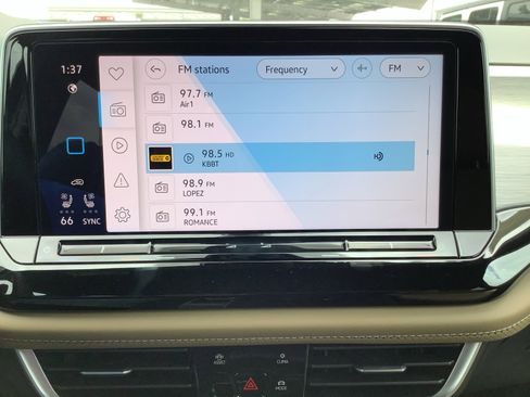 New 2026 Volkswagen Atlas Cross Sport SE FWD image 17