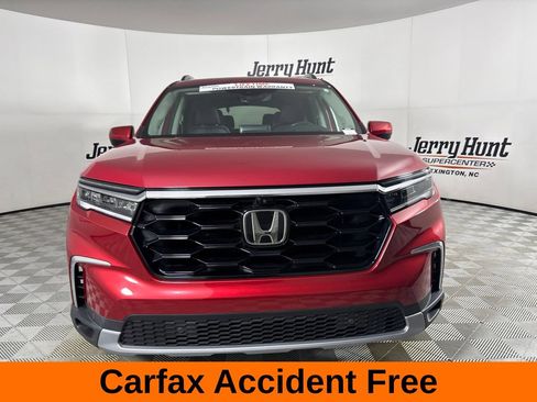 Used 2025 Honda Pilot Elite image 3