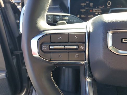 Used 2025 GMC Acadia Denali w/ Super Cruise Package image 28