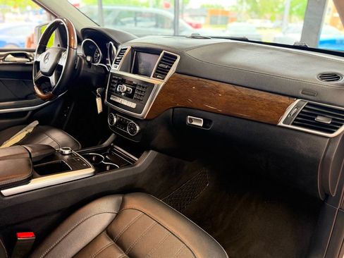 Used 2013 Mercedes-Benz GL 450 4MATIC image 28