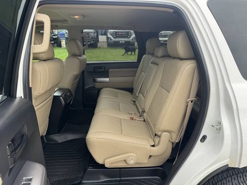 Used 2018 Toyota Sequoia SR5 w/ Premium Package AWD/4WD image 12