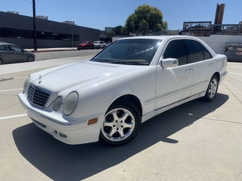 Used 2002 Mercedes-Benz E 320 Sedan image 2