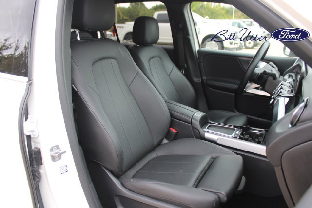 Used 2025 Mercedes-Benz GLB 250 4MATIC image 11
