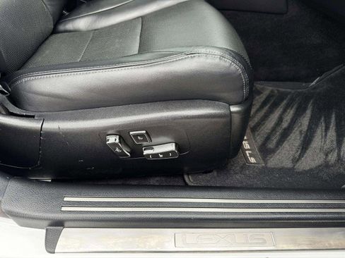 Used 2015 Lexus LS 460 image 49