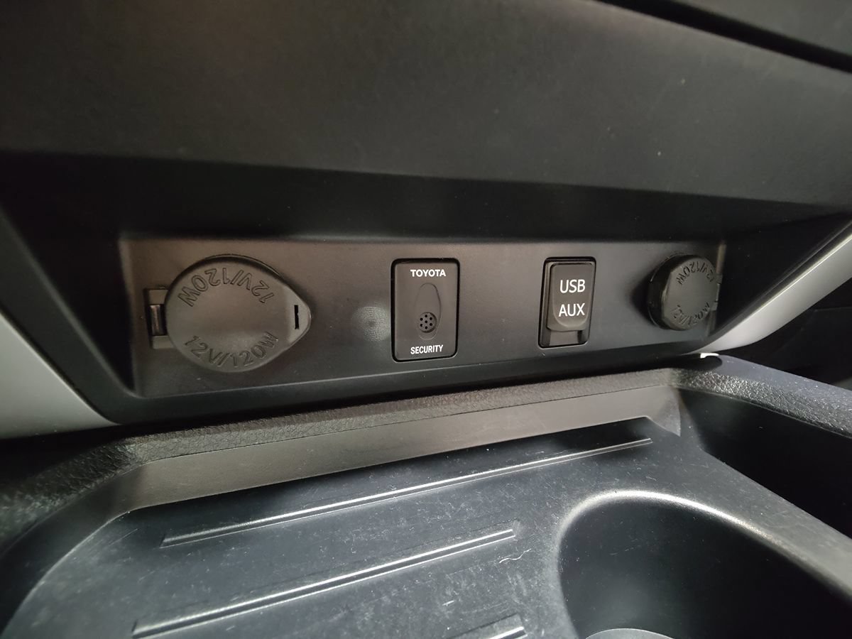 Used 2018 Toyota Tundra Limited w/ Limited Premium Package AWD/4WD image 37