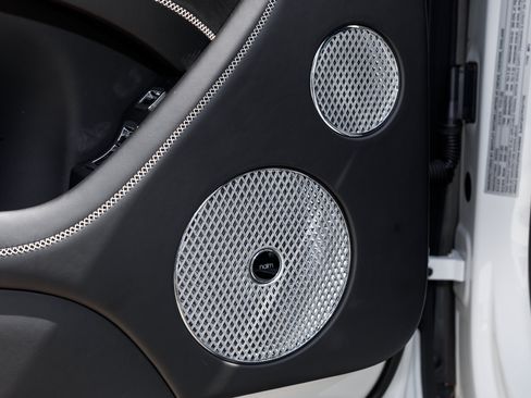 Certified 2023 Bentley Bentayga Extended Wheelbase AWD/4WD image 18
