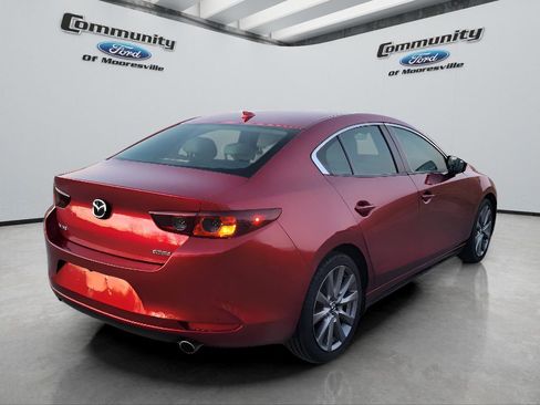 Used 2019 MAZDA MAZDA3 Sedan w/ Preferred Package image 8