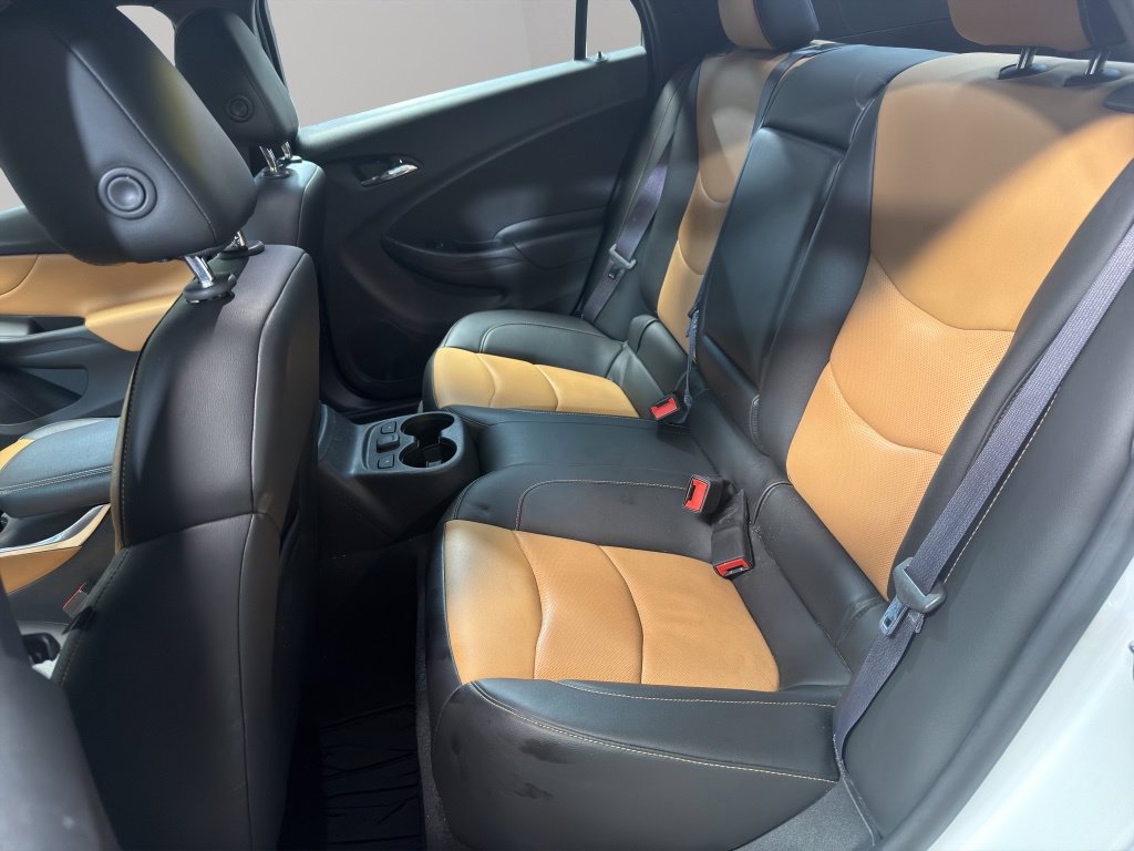 Used 2017 Chevrolet Volt Premier w/ Driver Confidence II Package FWD image 15