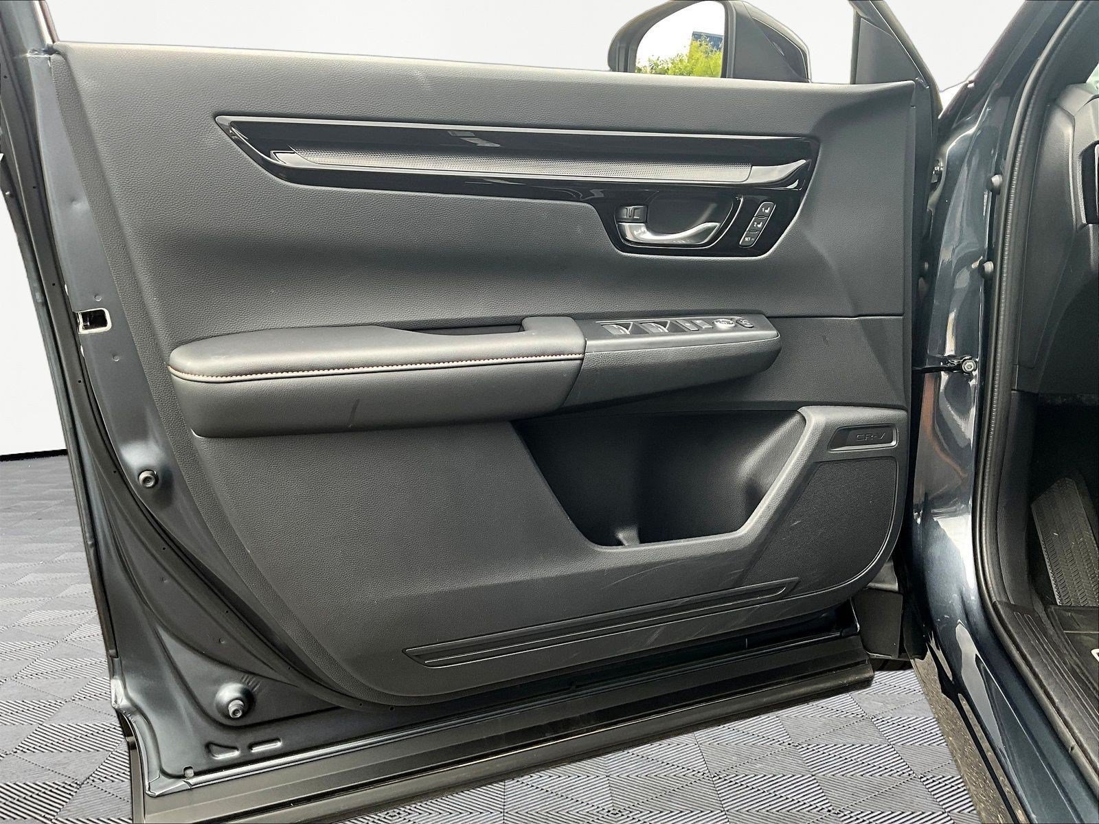 Used 2025 Honda CR-V Sport Touring image 20