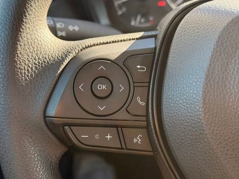 Used 2022 Toyota Corolla LE image 23