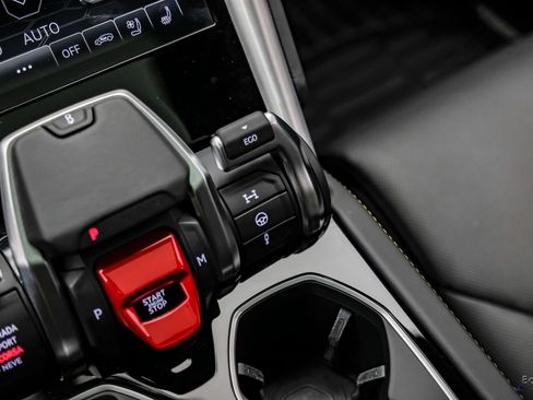 Used 2022 Lamborghini Urus AWD/4WD image 65