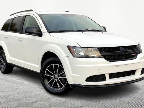 Used 2018 Dodge Journey SE w/ Blacktop Package image 1