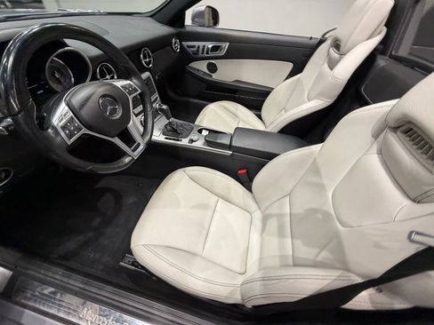 Used 2013 Mercedes-Benz SLK 250 image 18
